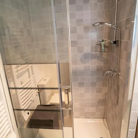 Apartment T2 Climatise Avec Wifi Et Piscine Vias