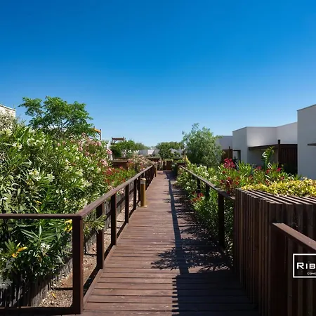 T2 Climatise Avec Wifi Et Piscine * Vias